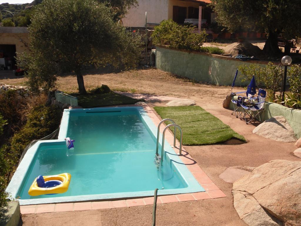 Villa L'Oleandro Oliena Exteriör bild