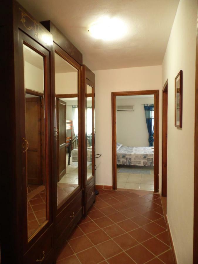 Villa L'Oleandro Oliena Exteriör bild