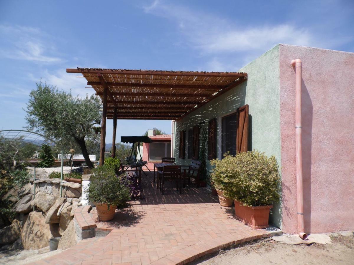 Villa L'Oleandro Oliena Exteriör bild