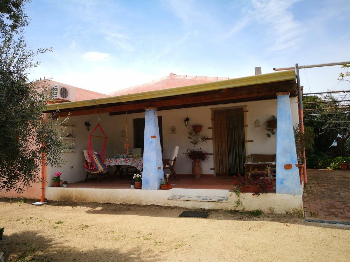 Villa L'Oleandro Oliena Exteriör bild
