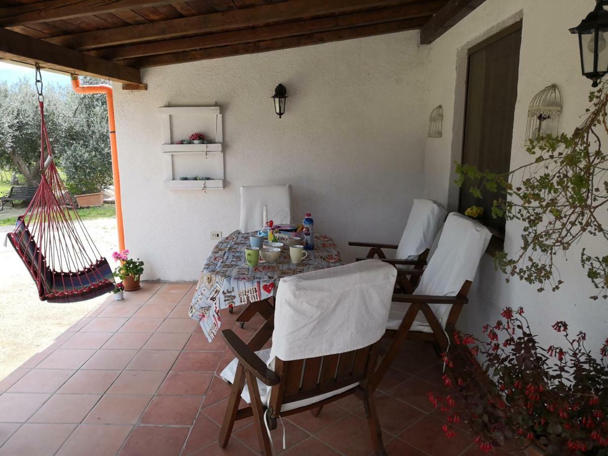 Villa L'Oleandro Oliena Exteriör bild